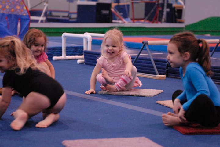 This class helps develop the basics of rolling, jumping and climbing. Students develop greater skills watching, listening and following basic directions!
